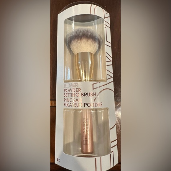 Flower Beauty Other - Flower Powder Setting Brush NIB
